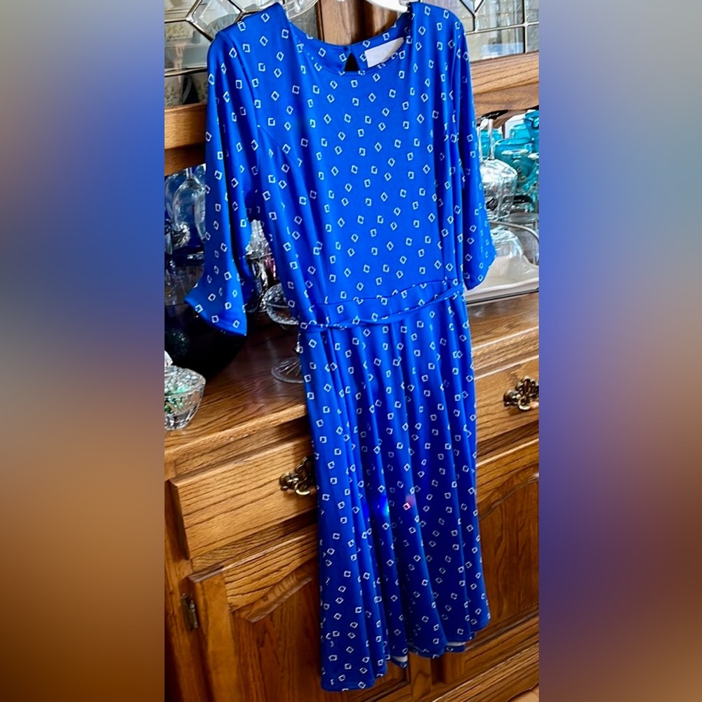 Superfoxx Blue w. White Geometric Print 3/4 Sleeve Midi Dress EUC in Size XL